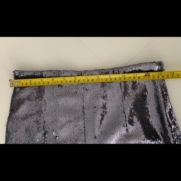 New Forever 21 sequin shorts. Size Small - Picture 11 of 12